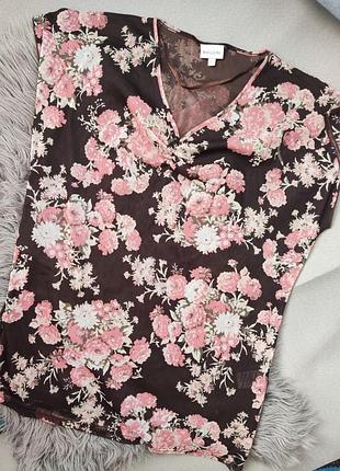 Блуза в квіти