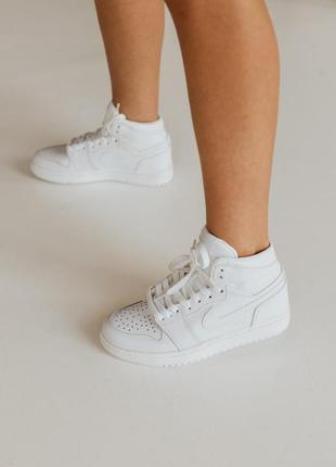 Кросівки air jordan 1 mid triple white 2.0 кроссовки