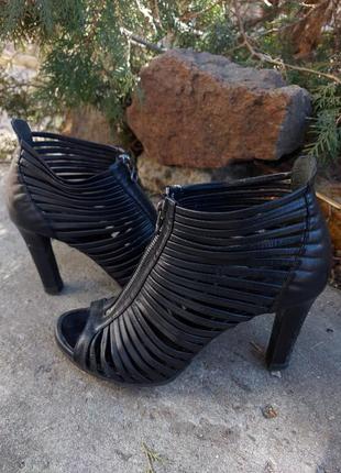 Босоніжки, туфлі півчобітки ботильйони шкіра 24.5