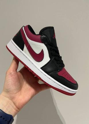 Кросівки nike air jordan 1 low bred toe кроссовки
