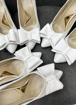 Эксклюзивные туфли из натуральной итальянской кожи белые с бантиком8 фото