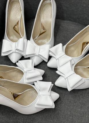 Эксклюзивные туфли из натуральной итальянской кожи белые с бантиком7 фото