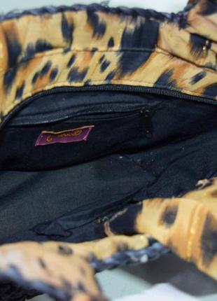 Чёрная актуальная плетённая сумка с леопардом4 фото