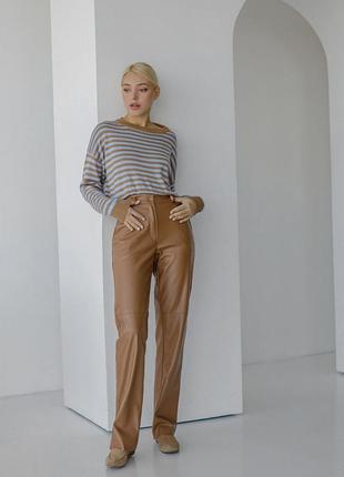 Кожаные женские прямые длинные брюки на замше под ремень коричневого цвета (42 по 52)3 фото