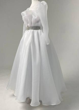 Нарядне довге біле плаття