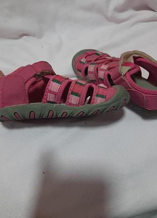 Босоніжки дитячі 2