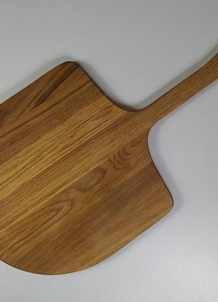 Лопатка деревянная для пиццы 30 см * 30 см, длина ручки 27 см.