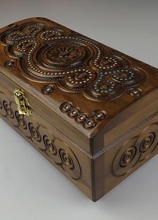Резная шкатулка из вишни 20.8×10.7×11 см | деревянная шкатулка с инкрустацией бисером ручной работы