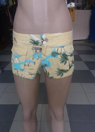 Шорты пляжные