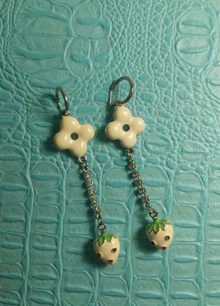 Серьги клубнички 2