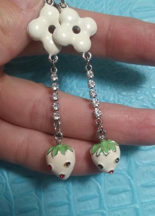 Серьги клубнички 3