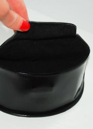 Черный , лаковый футляр для очков karen millen2 фото