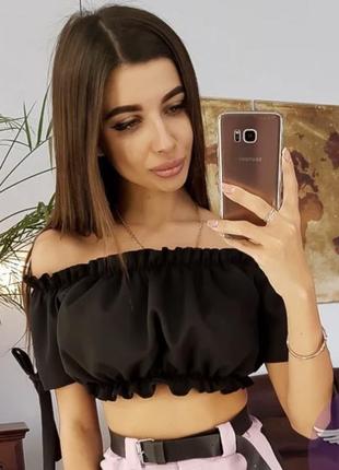 Топ на плечі