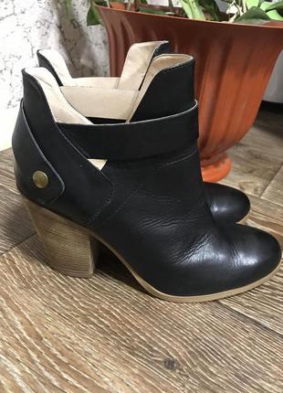 Ботінки челсі.италія шкіра.