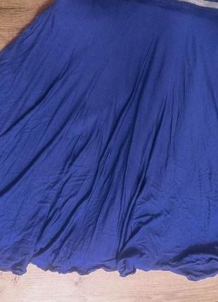 Вечірня сукня насиченого волошкового кольору з v-подібним вирізом9 фото