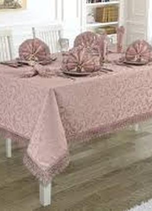 Рожева скатертина/скатертину на великий стіл. є кольори