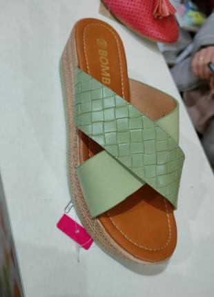 Шльопанці, капці жіночі