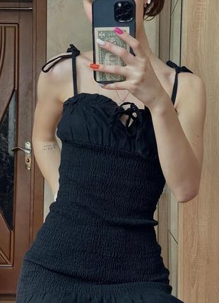 Чёрное мини платье bershka1 фото