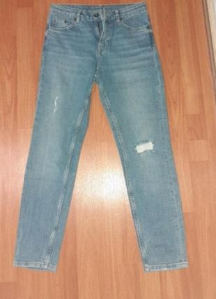 Джинси на дівчину