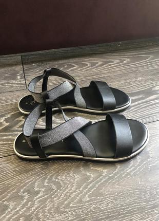 Босоніжки італія