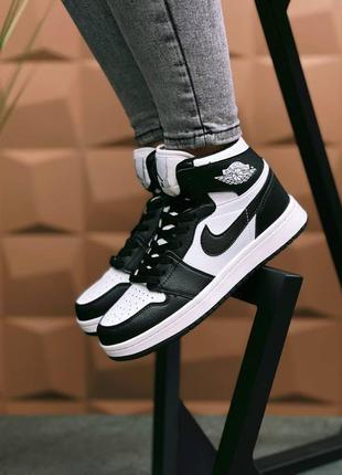 Жіночі кросівки nike air jordan n black/white