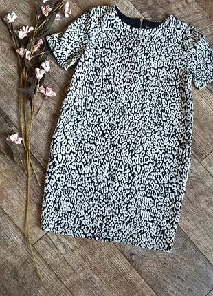 Сукня-кокон/чорно-біле/з бічними кишенями/фактурне від dorothy perkins