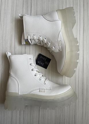 Жіночі черевики white buffalo alpha red lace up