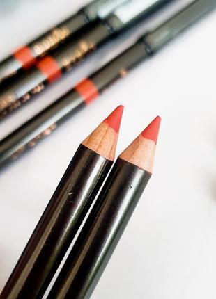 Оригінал контурний олівець для губ babor lip liner 05 hip red оригінал контурний олівець для губ4 фото