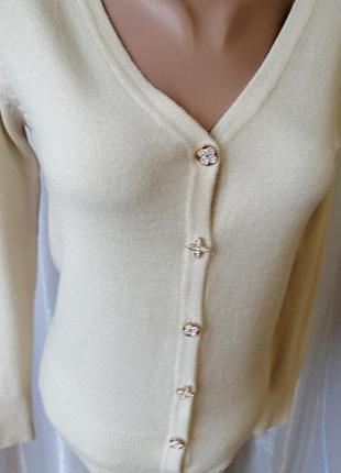 Кофта свитер кардиган из нежнейшего трикотажа размер хс-м  в  блестящие пуговки стразы3 фото
