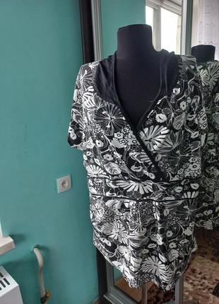 Футболка 🥰🥰🥰