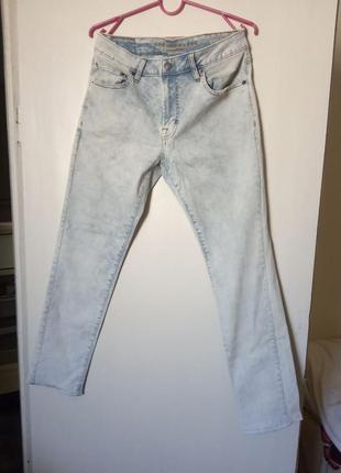 Светлые мужские джинсы брендовые1 фото