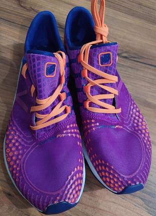 Бігові фiтнес стильнi жиночi дуже яскравого кольору кросівки new balance minimus fuksia