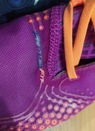 Бігові фiтнес стильнi жиночi дуже яскравого кольору кросівки new balance minimus fuksia5 фото