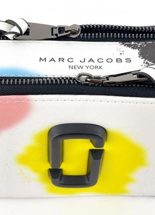 Marc jacobs the snapshot spray paint трендова біла сумочка кольорова марк джейкобс белая модная сумка бренд6 фото