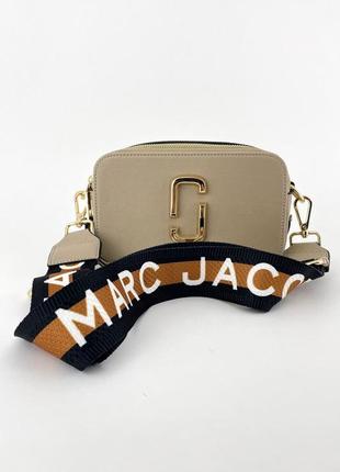 Marc jacobs the snapshot beige gold трендовая бежевпя сумочка марк джейкобс бренд жіноча стильна бежева сумка бєж
