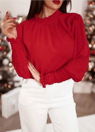 Блузка з манжетами-жаткою