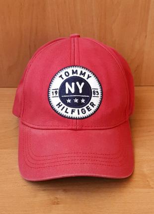 Красная кепка tommy hilfiger