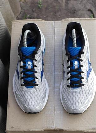 mizuno wave maverick white