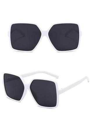Знижка! стильні великі квадратні окуляри в білій оправі