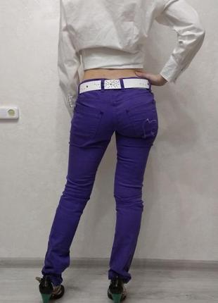 Женские штаны. яркие женские джинсы. сиреневые джинсы7 фото