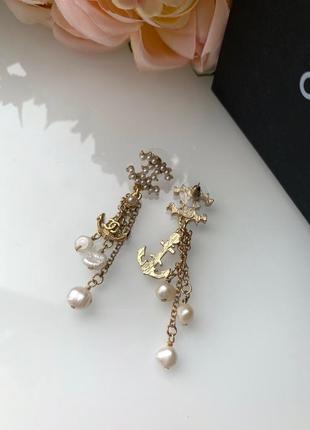 Стильні брендові сережки з перлами позолота2 фото
