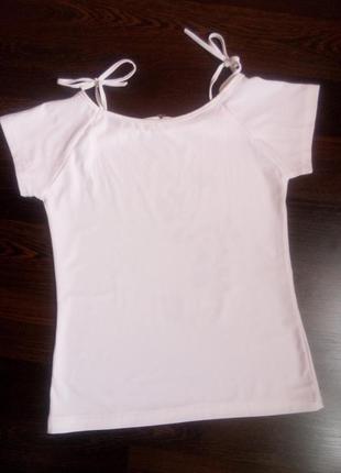 Белая футболочка
