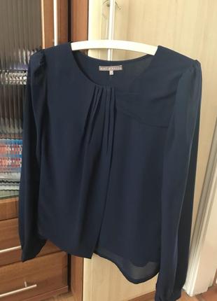 Елегантна блуза c прозорими рукавами хорошої якості