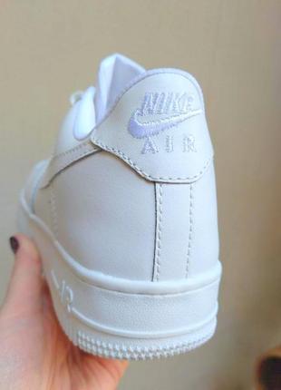 Стильні кросівки nike air force шкіра білі підліткові жіночі чоловічі5 фото