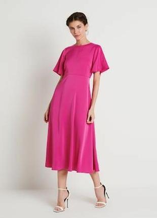 Атласна сукня.