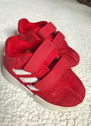 Кроссовки adidas