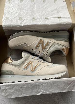 New balance 574 beige gold замшеві бежеві золоті кросівки демісезон весна літо осінь жіночі замшеві бежеві золотисті кросівки з сіточкою новинка