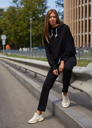 Красивый женский костюм