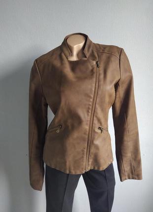 Куртка-косуха з екошкіри.