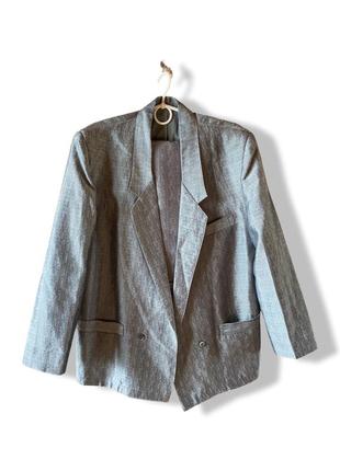 Серый пиджак